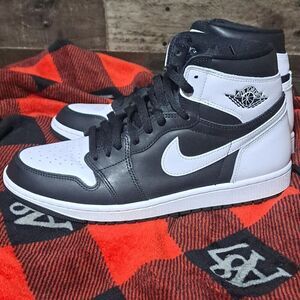 Air Jordan 1 High Black White 2.0 2024 Size 11 Used Once Rare Retro Authentic